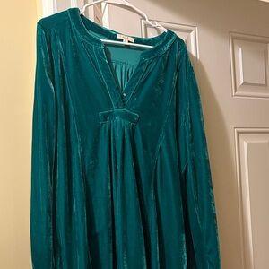 Easel Emerald Long Sleeve Tunic Dress